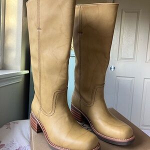NIB Frye and Co. Vegan Leather Campus boot WC in Banana!